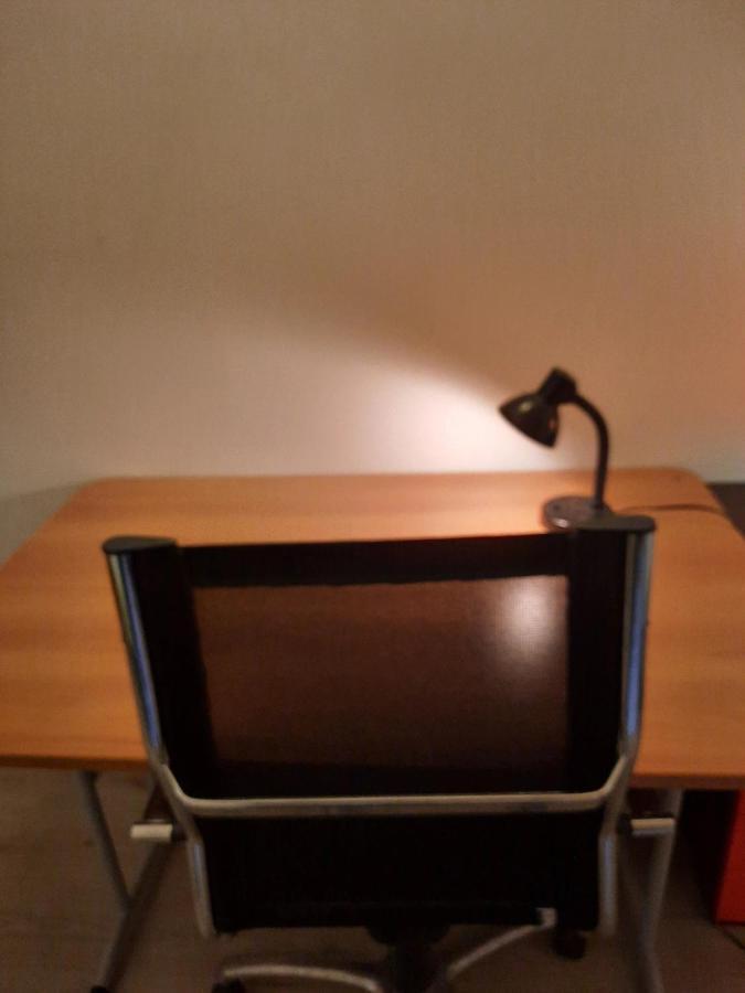 A Room In A Beautiful Apartment In The City Center Milan Bagian luar foto